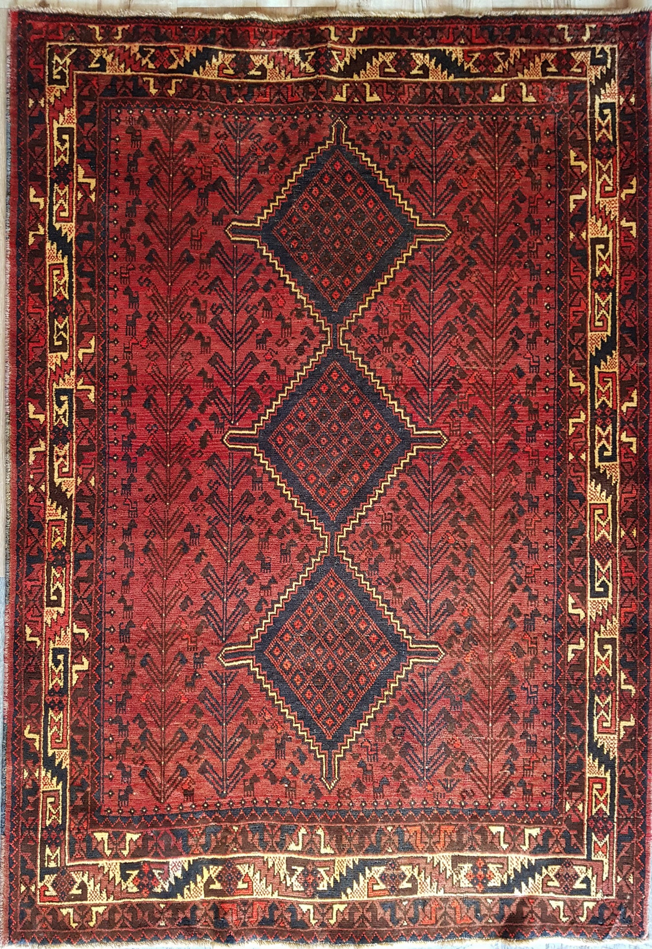 A Guide to Shiraz Rugs: The Essence of Nomadic Artistry – Little-Persia