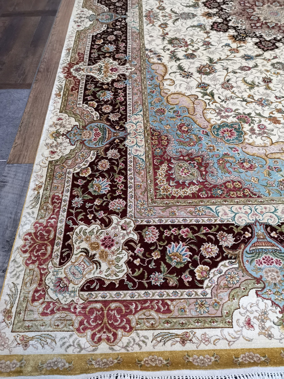 Hand-Knotted Chinese Qom Silk Rug - Ref: 2676 - 275 x 186cm – Little-Persia